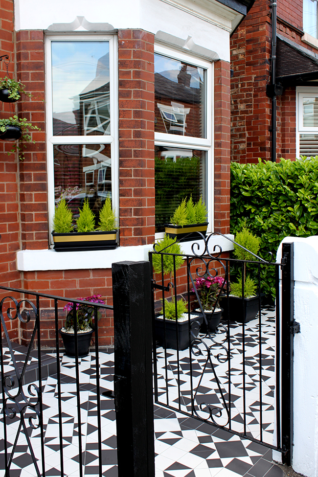 Swoon Worthy - Edwardian home front patio after 6