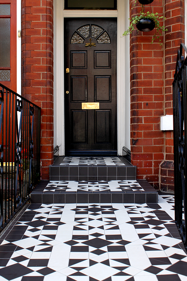 Swoon Worthy front patio after 1