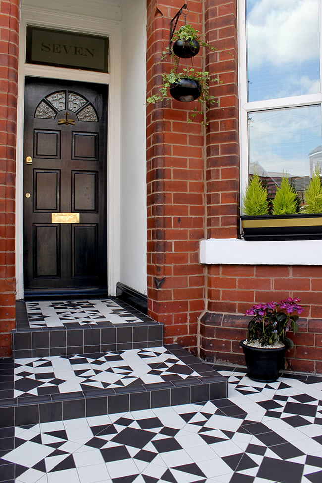 Swoon Worthy front patio after 3