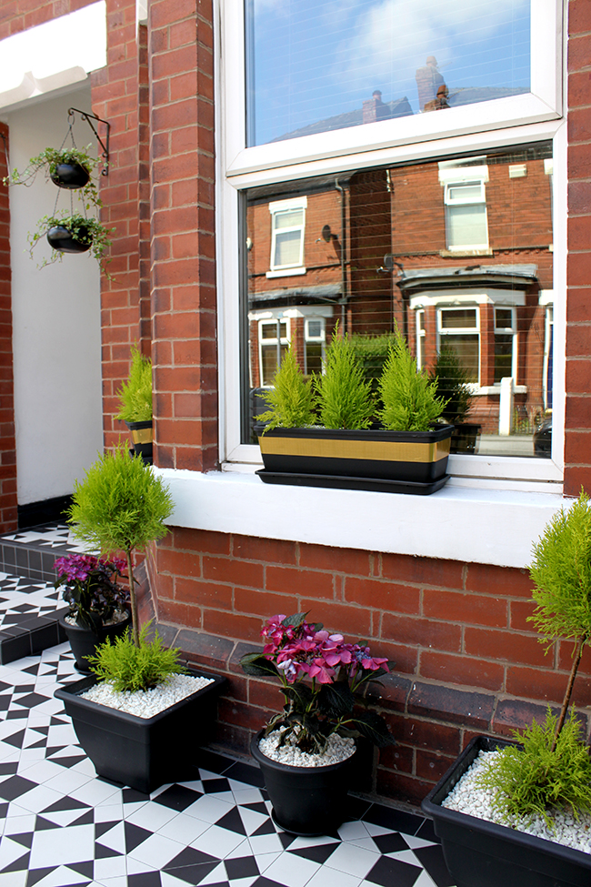 Swoon Worthy front patio after 4