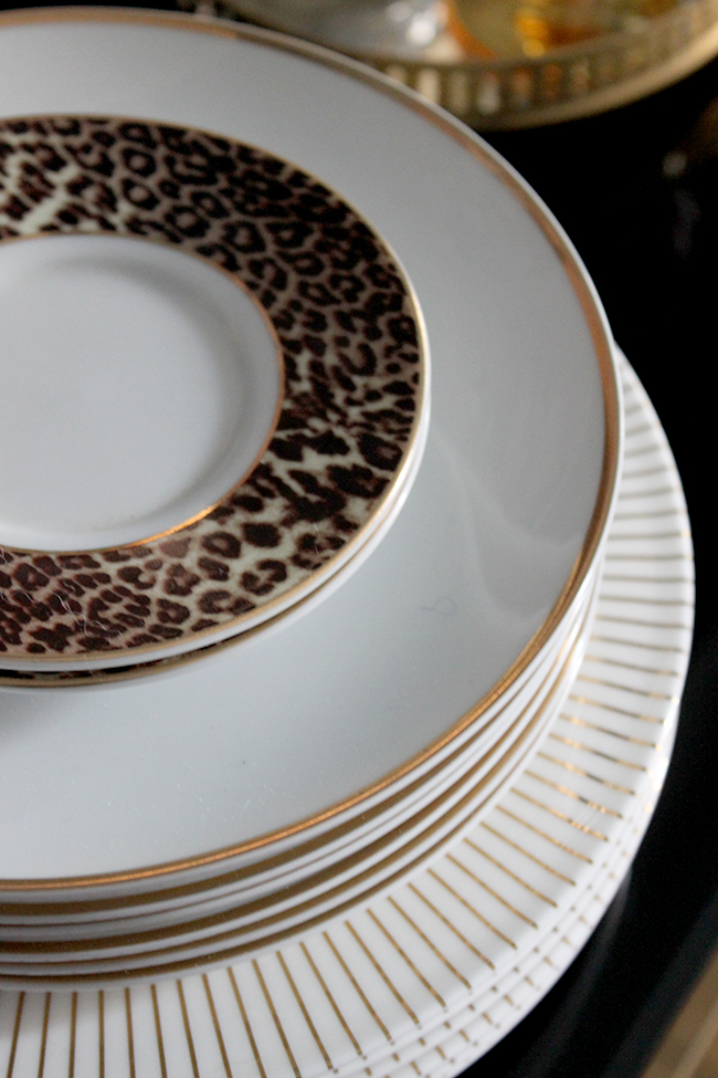 Swoon Worthy - dining room console table styling