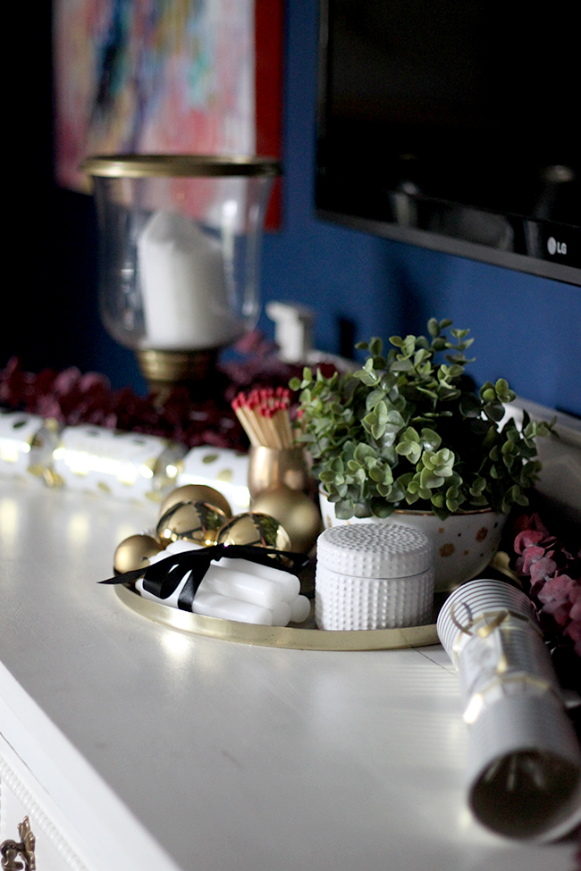 Swoon Worthy - Christmas Dining Room sideboard - see more at www.swoonworthy.org 