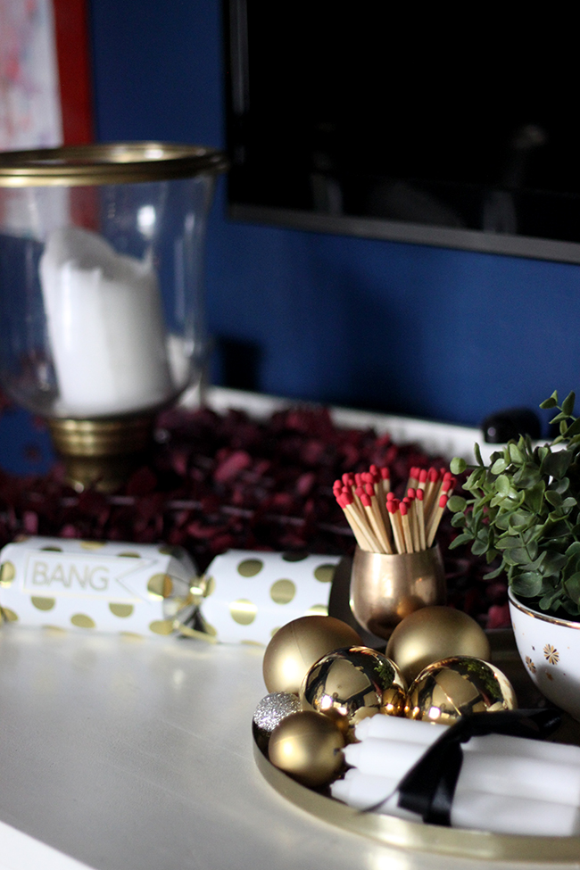 Swoon Worthy - Christmas Dining Room sideboard - see more at www.swoonworthy.org 