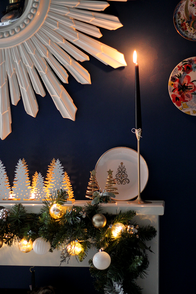 Swoon Worthy - Christmas Dining Room Mantle - see more at www.swoonworthy.org