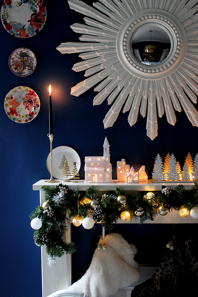 Swoon Worthy - Christmas Dining Room Mantle - see more at www.swoonworthy.org 