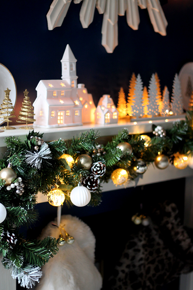 Swoon Worthy - Christmas Dining Room Mantle - see more at www.swoonworthy.org 