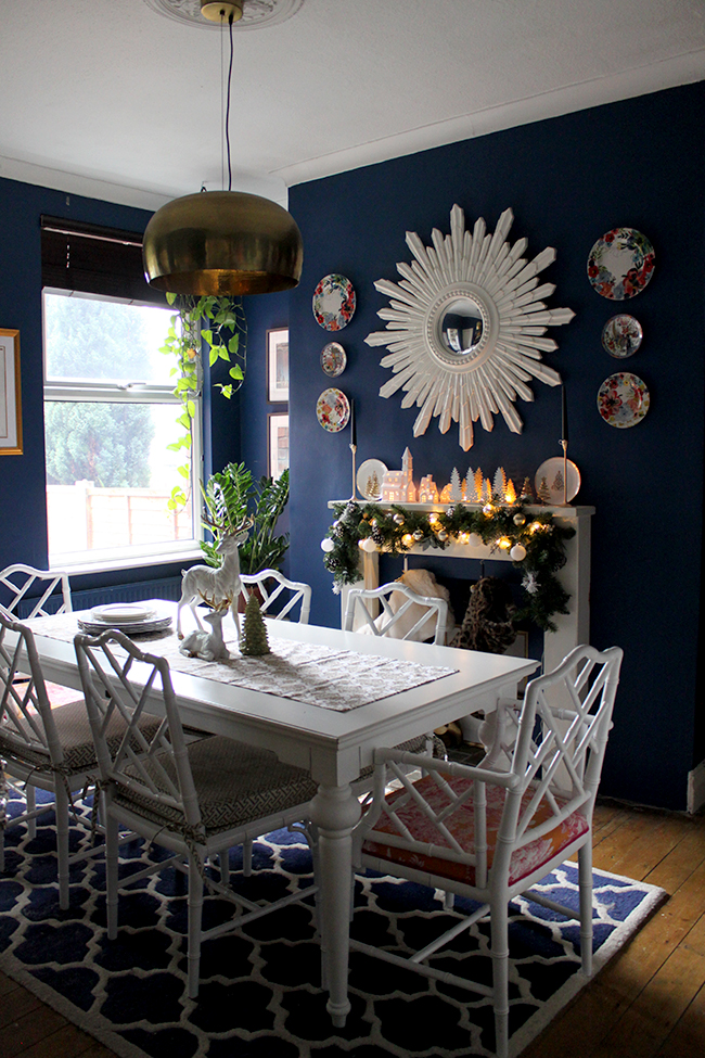 Swoon Worthy - Christmas Dining Room Table and Mantle - see more at www.swoonworthy.org 