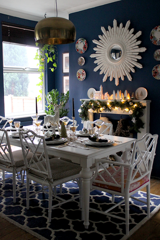 Swoon Worthy - Gold, black and white Christmas Dining Table setting - see more at www.swoonworthy.org