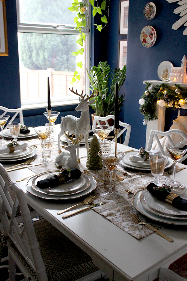 Swoon Worthy - Gold, black and white Christmas Dining Table setting - see more at www.swoonworthy.org