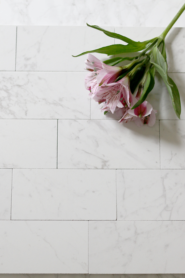 porcelain tiles that look like carrara marble