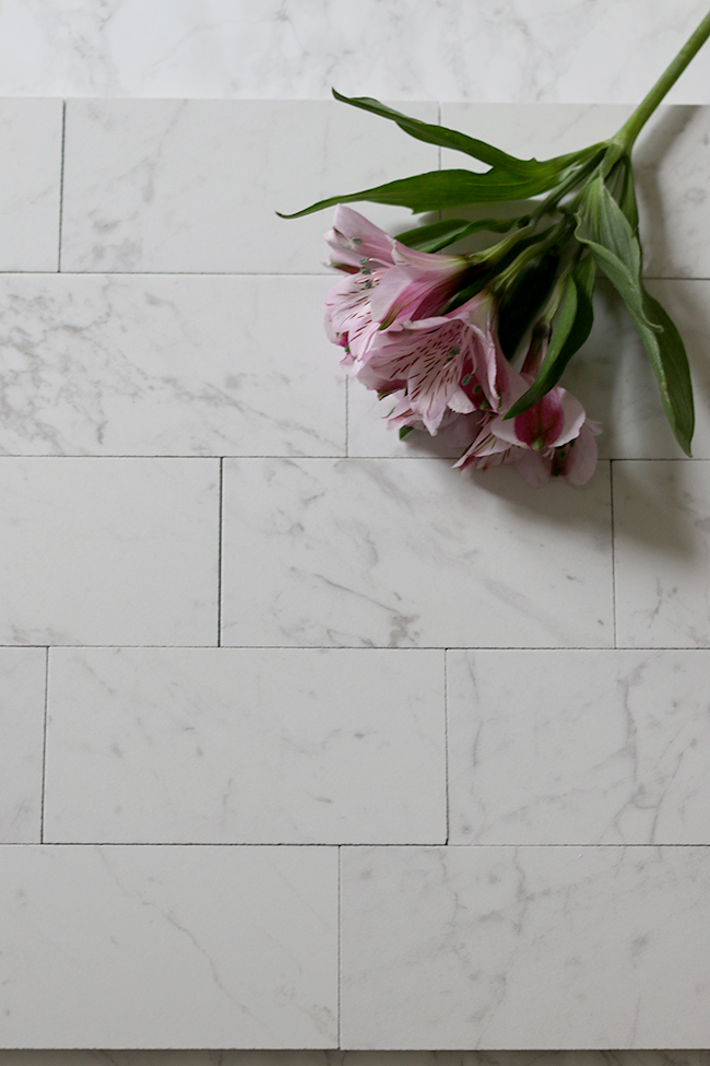 porcelain tiles that look like carrara marble