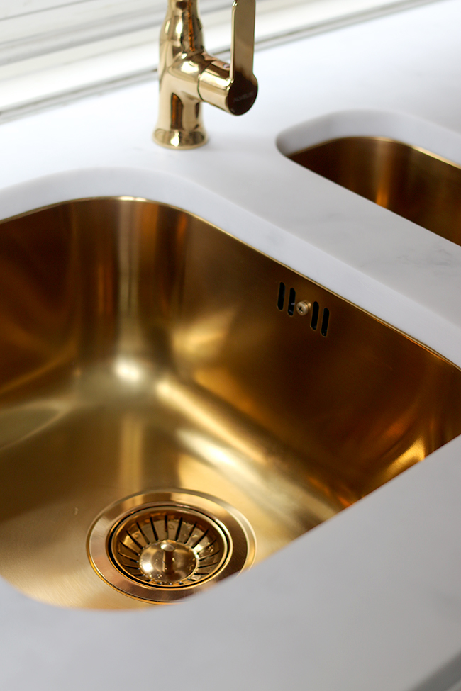 Installing Minerva Worktops (and gold sinks!)