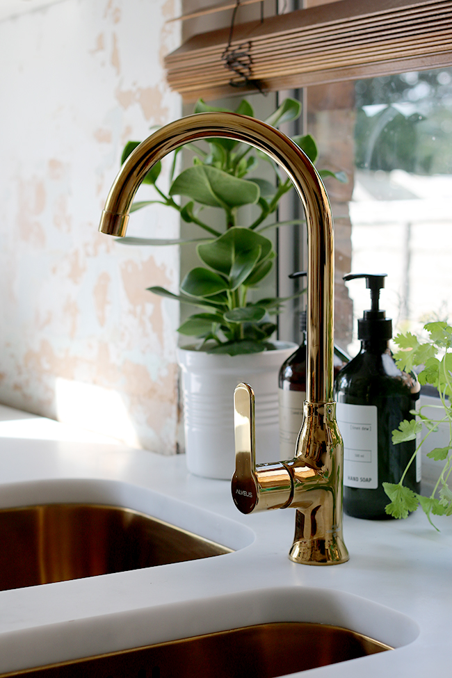 Updating my kitchen taps to these gorgeous Instagram-worthy gold ones