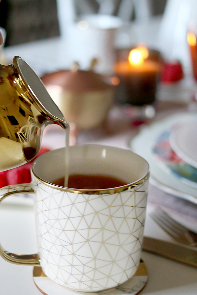 Find out how to create a special Valentine's Day table setting with breakfast for two.