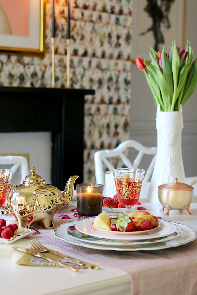 Find out how to create a Valentine's Day table setting with breakfast for two