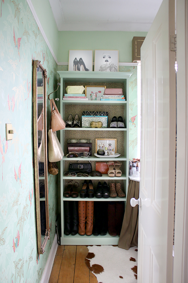 dressing room shelf styling