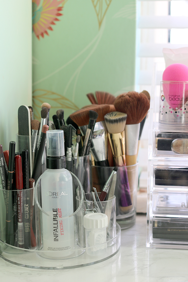 How I organise my makeup collection including makeup brushes and nail care