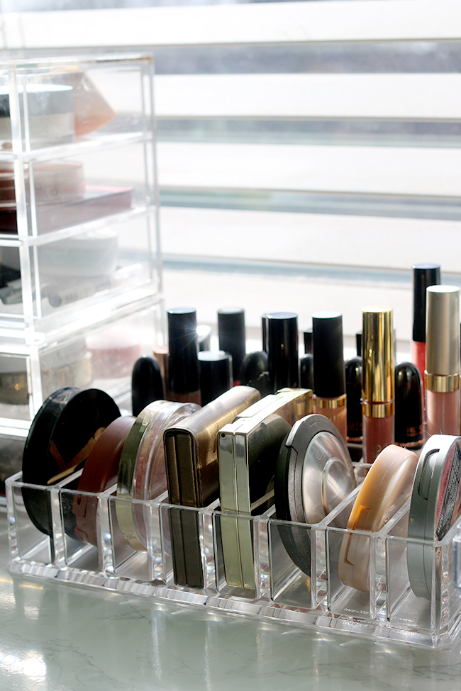 Are you a makeup collection hoarder too? Find out how I organise my stash!