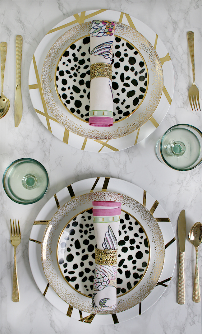 Add a touch of luxury to your dining table with my cheap and easy DIY Gold Glam Chargers