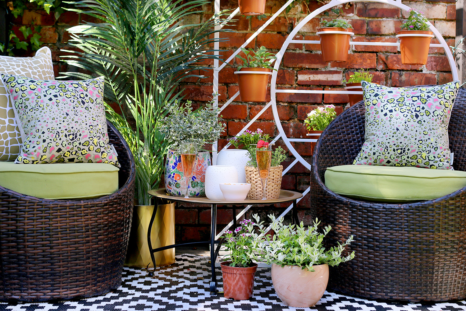 summer garden style at www.swoonworthy.org