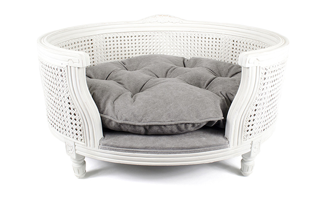 white wicker cute pet bed 