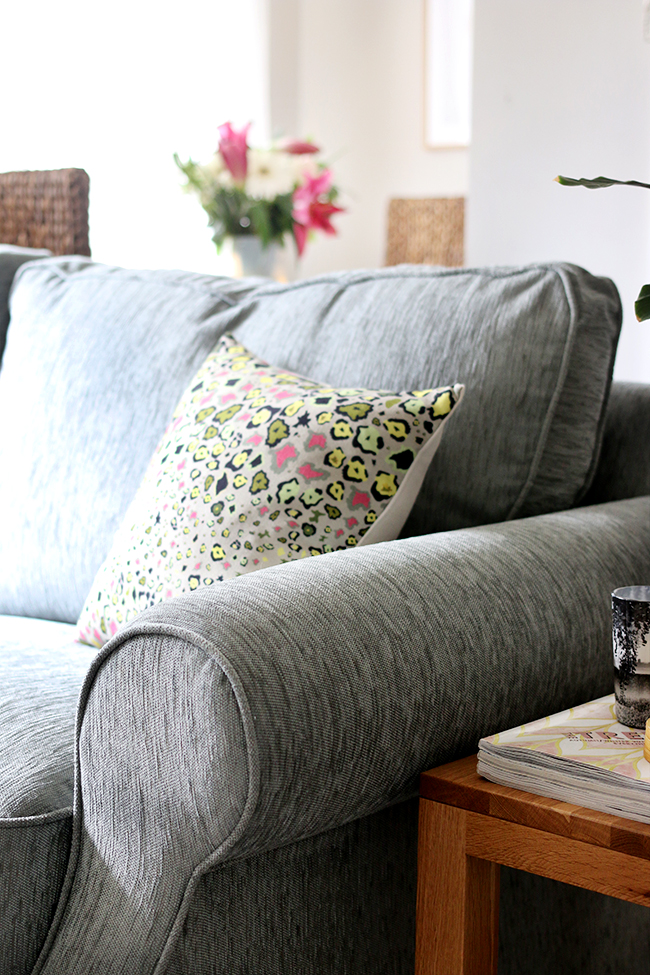 A before and after look at my Mother in Law's contemporary romantic living room