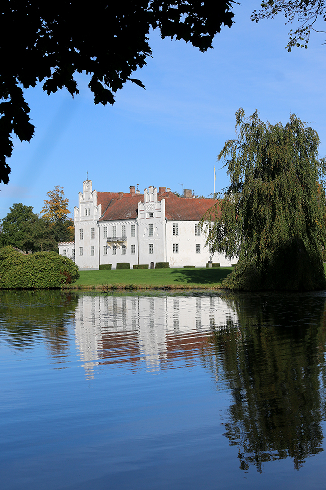 Wanäs Estate Sweden 15th century castle on lake